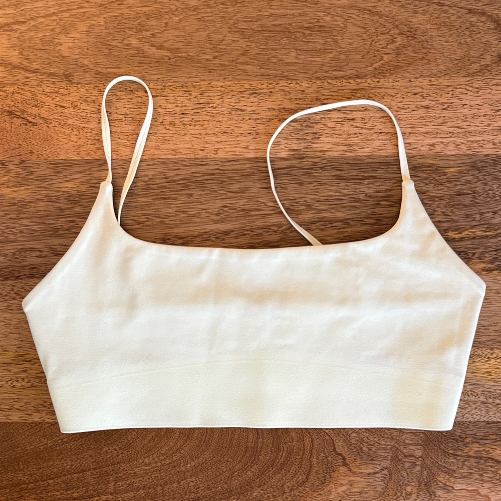 Le Ore light green sports bra